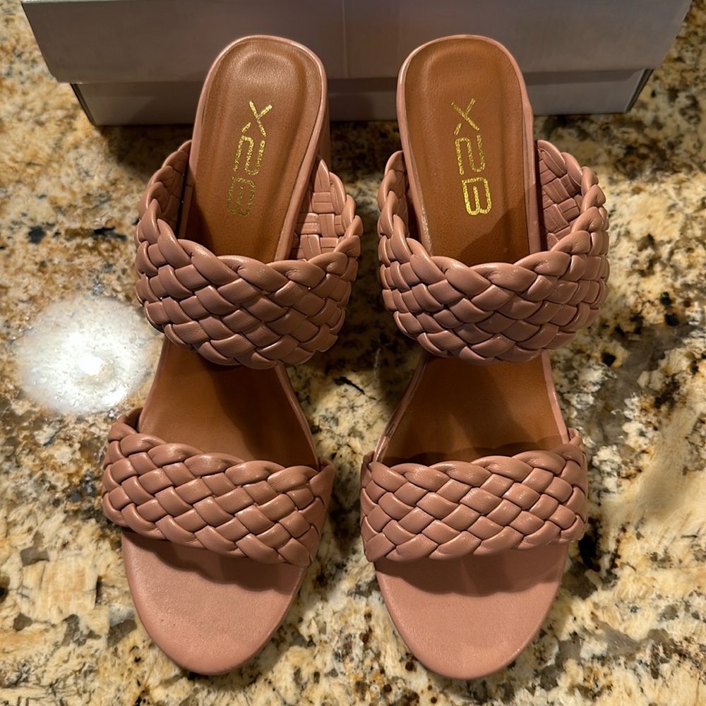 X2B Meg Sandals Mauve